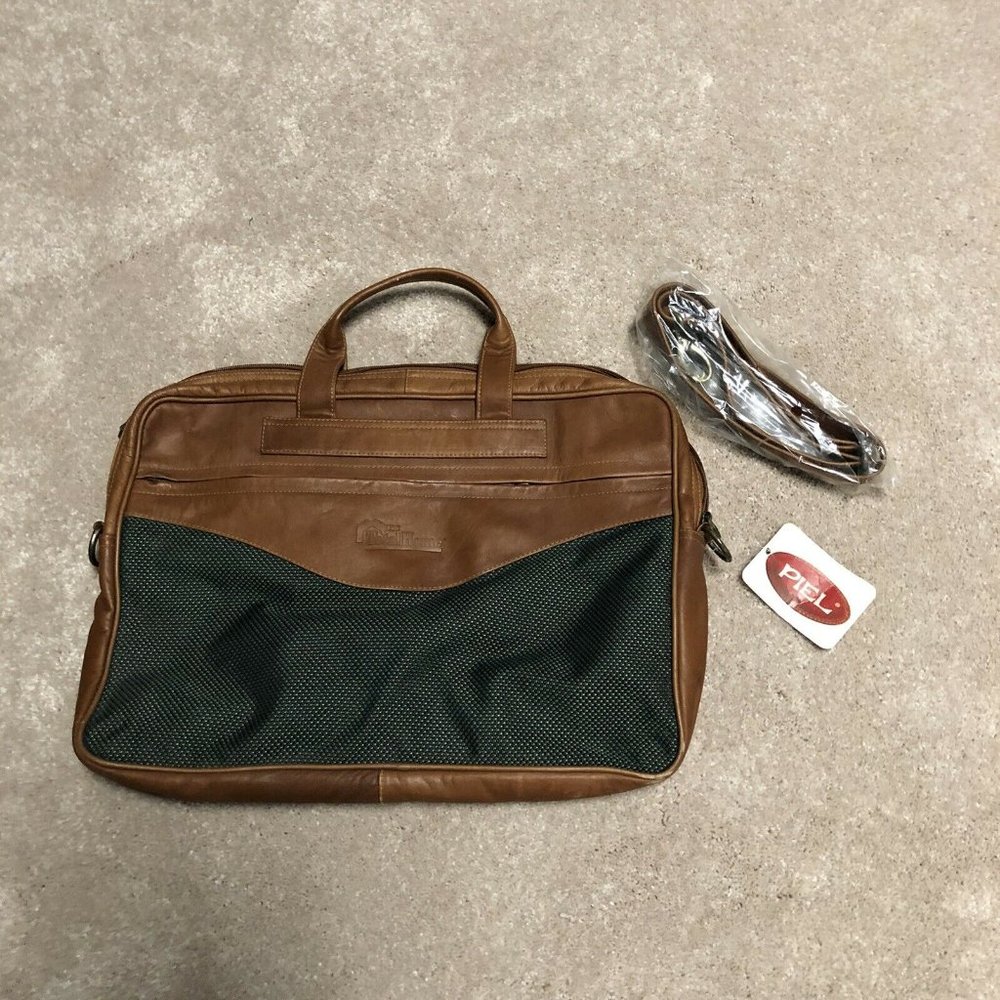 Piel Leather 17" Shoulder Messenger Laptop Bag New
